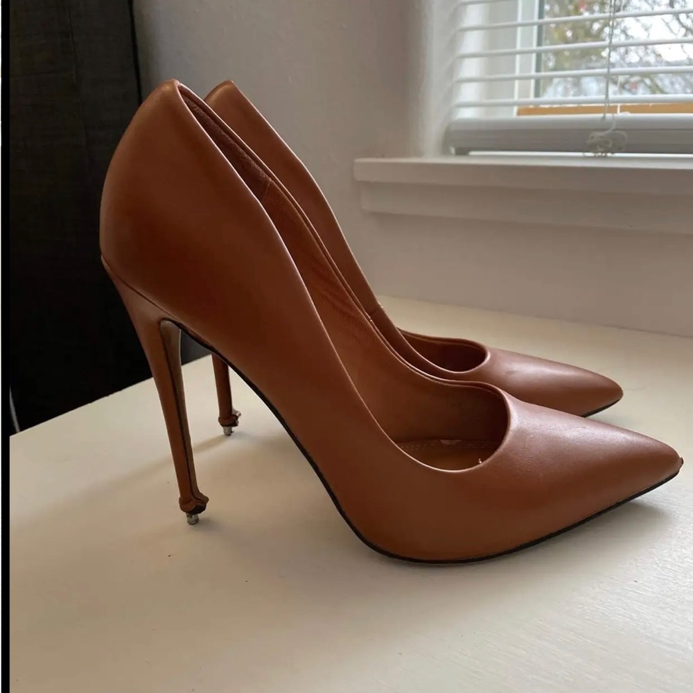 Lulus Brown stiletto heels